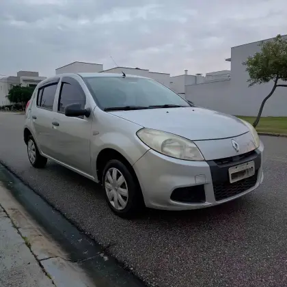 RENAULT SANDERO 1.0 AUTHENTIQUE 16V FLEX 4P MANUAL RENAULT SANDERO 1.0 AUTHENTIQUE 16V FLEX 4P MANUAL