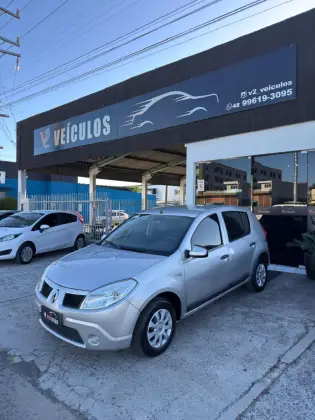 RENAULT SANDERO 1.0 EXPRESSION 16V FLEX 4P MANUAL RENAULT SANDERO 1.0 EXPRESSION 16V FLEX 4P MANUAL