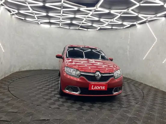 RENAULT-SANDERO-2017