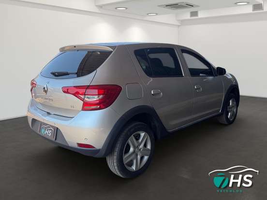 RENAULT-SANDERO-2019