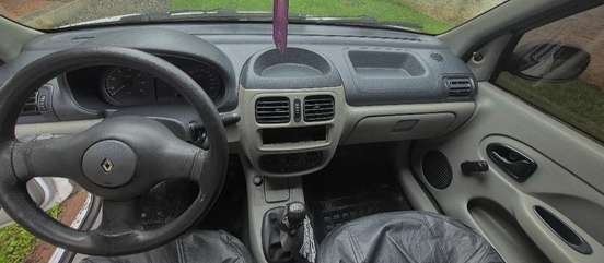 RENAULT-CLIO-2003