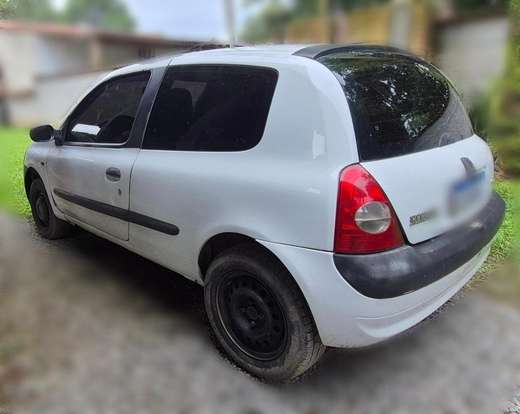 RENAULT-CLIO-2003