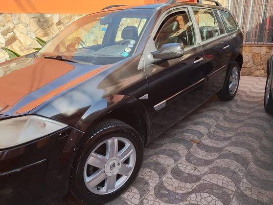 RENAULT MEGANE 2.0 DYNAMIQUE GRAND TOUR 16V GASOLINA 4P AUTOMÁTICO
