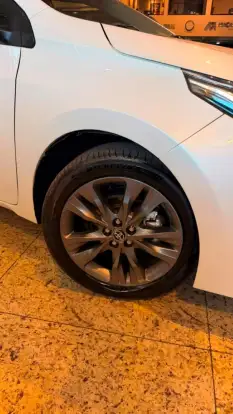 TOYOTA-COROLLA-2018