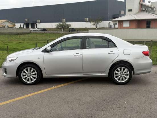 TOYOTA-COROLLA-2014