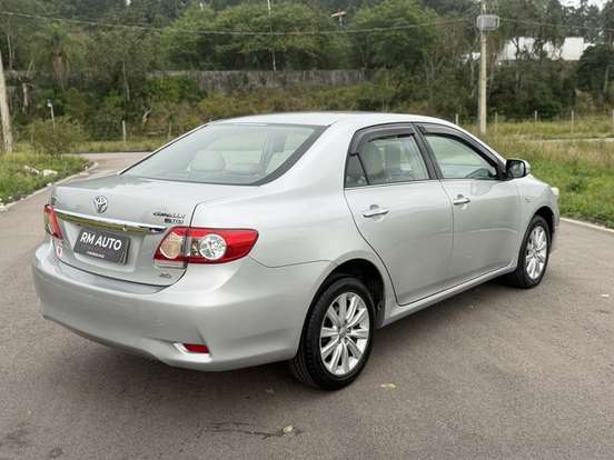 TOYOTA-COROLLA-2014
