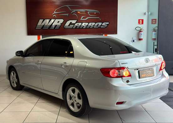 TOYOTA-COROLLA-2013