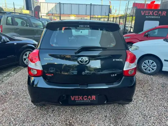 TOYOTA-ETIOS-2017