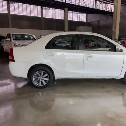 TOYOTA-ETIOS-1.5 XLS 16V FLEX 4P AUTOMÁTICO TOYOTA-ETIOS-2016
