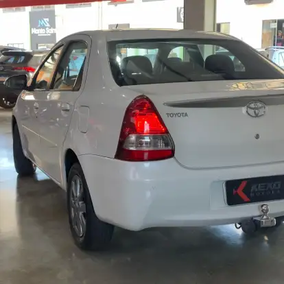TOYOTA-ETIOS-2016