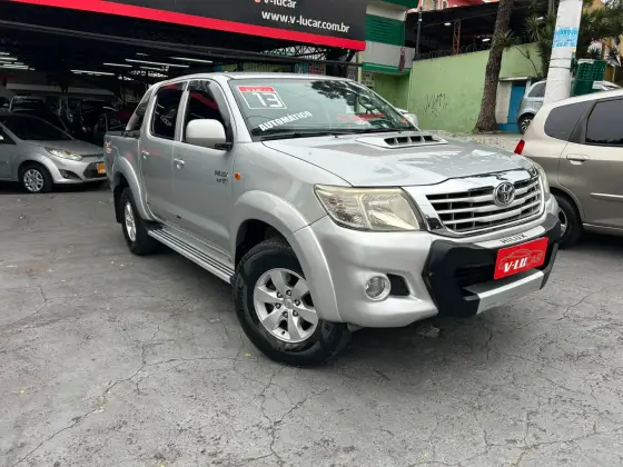 TOYOTA HILUX 2.7 SR 4X2 CD 16V FLEX 4P AUTOMÁTICO TOYOTA HILUX 2.7 SR 4X2 CD 16V FLEX 4P AUTOMÁTICO