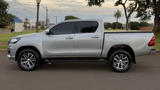 TOYOTA-HILUX-2.7 SRV 4X2 CD 16V FLEX 4P AUTOMÁTICO TOYOTA-HILUX-2018
