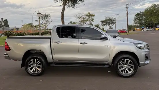 TOYOTA-HILUX-2.7 SRV 4X2 CD 16V FLEX 4P AUTOMÁTICO TOYOTA-HILUX-2018