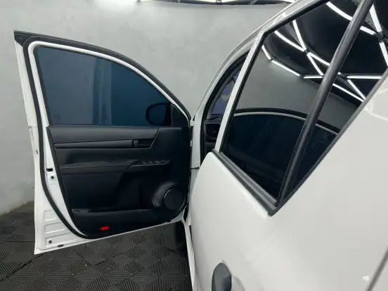 TOYOTA-HILUX-2024