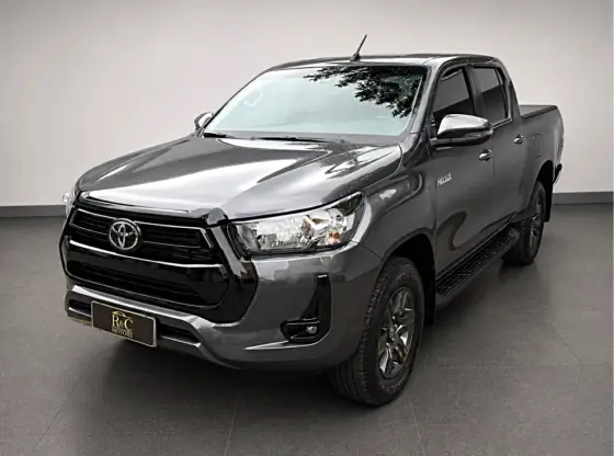 TOYOTA HILUX 2.8 D-4D TURBO DIESEL CD SR 4X4 AUTOMÁTICO TOYOTA HILUX 2.8 D-4D TURBO DIESEL CD SR 4X4 AUTOMÁTICO