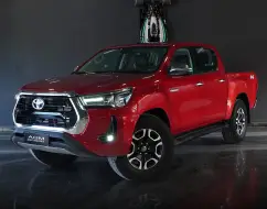 TOYOTA HILUX 2.8 D-4D TURBO DIESEL CD SRX 4X4 AUTOMÁTICO TOYOTA HILUX 2.8 D-4D TURBO DIESEL CD SRX 4X4 AUTOMÁTICO