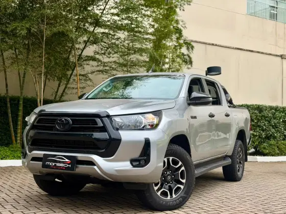 TOYOTA HILUX 2.8 D-4D TURBO DIESEL CHASSI 4X4 MANUAL TOYOTA HILUX 2.8 D-4D TURBO DIESEL CHASSI 4X4 MANUAL
