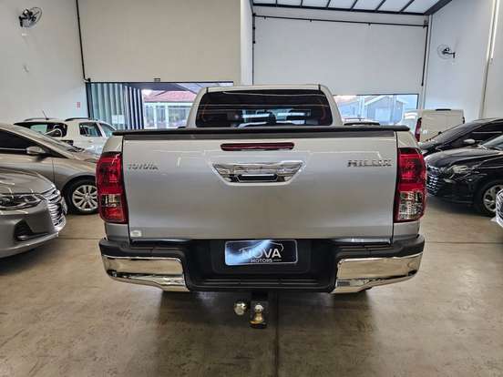 TOYOTA-HILUX-2018
