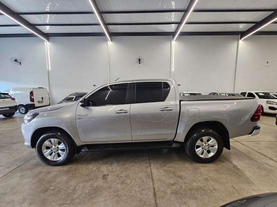 TOYOTA-HILUX-2018
