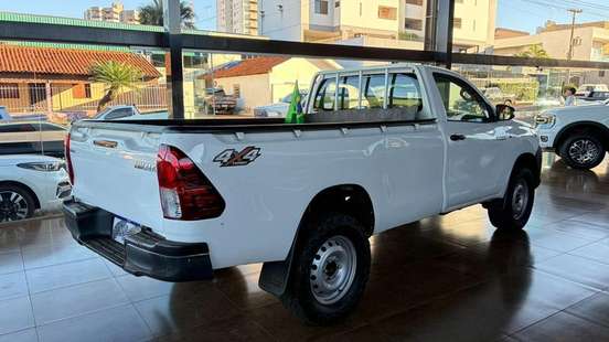TOYOTA-HILUX-2018