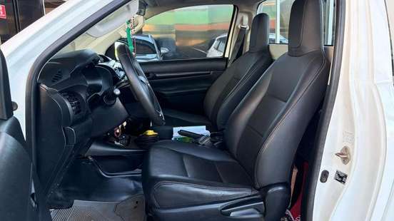 TOYOTA-HILUX-2018