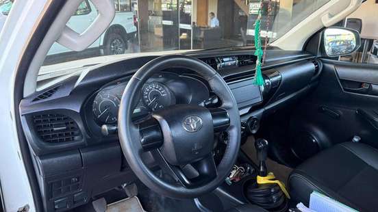 TOYOTA-HILUX-2018