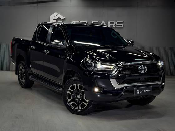 TOYOTA HILUX 2.8 D-4D TURBO DIESEL CD SRV 4X4 AUTOMÁTICO