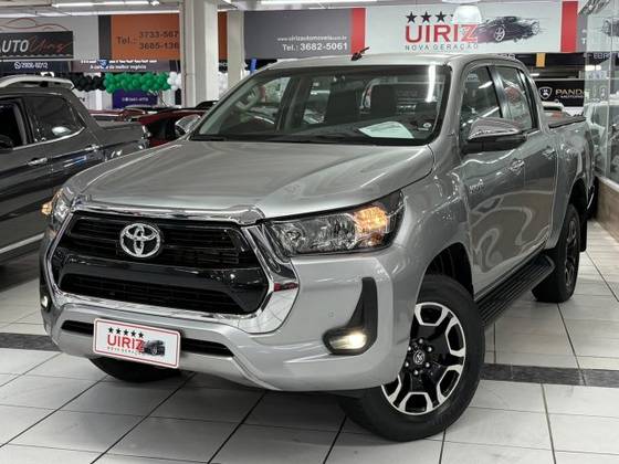 TOYOTA HILUX 2.8 D-4D TURBO DIESEL CD SRV 4X4 AUTOMÁTICO