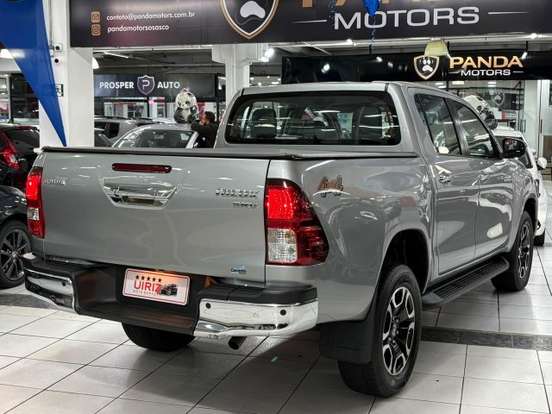 TOYOTA-HILUX-2.8 D-4D TURBO DIESEL CD SRV 4X4 AUTOMÁTICO TOYOTA-HILUX-2024