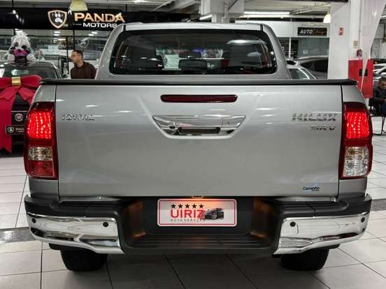 TOYOTA-HILUX-2.8 D-4D TURBO DIESEL CD SRV 4X4 AUTOMÁTICO TOYOTA-HILUX-2024