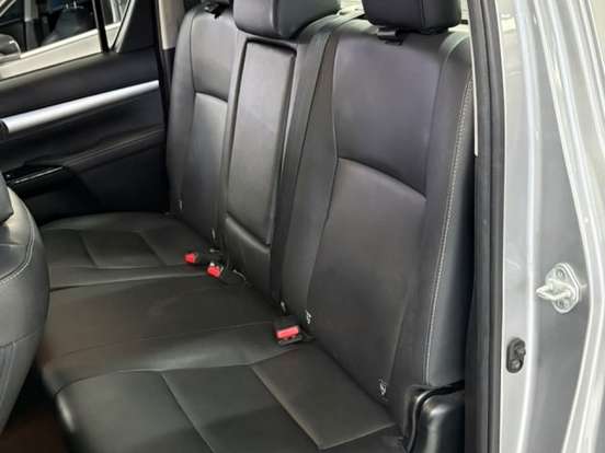 TOYOTA-HILUX-2024
