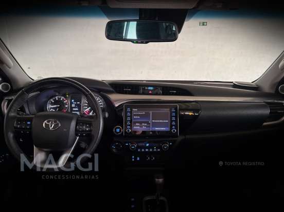 TOYOTA-HILUX-2021