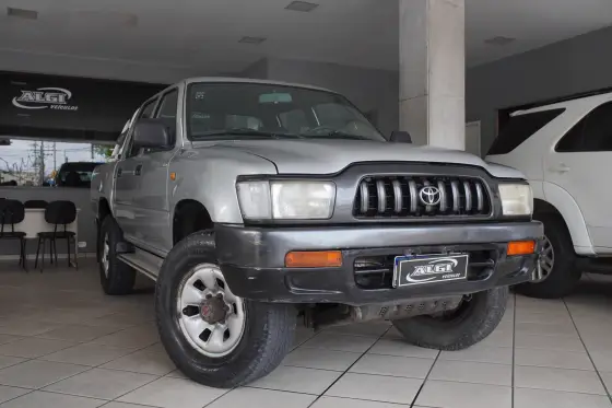 TOYOTA HILUX 3.0 DX 4X4 CD 16V DIESEL 4P MANUAL