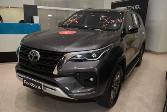 TOYOTA HILUX SW4 2.8 D-4D TURBO DIESEL SRX 4X4 AUTOMÁTICO