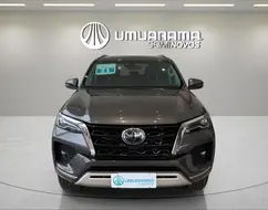 TOYOTA HILUX SW4 2.8 D-4D TURBO DIESEL SRX 4X4 AUTOMÁTICO TOYOTA HILUX SW4 2.8 D-4D TURBO DIESEL SRX 4X4 AUTOMÁTICO
