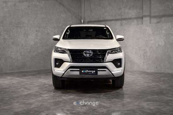 TOYOTA-HILUX SW4-2023