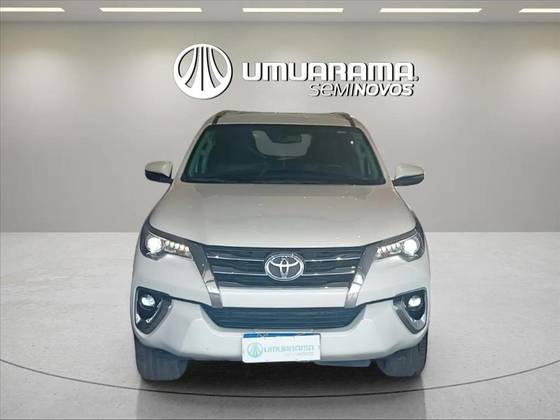 TOYOTA HILUX SW4 2.8 SRX DIAMOND 4X4 7 LUGARES 16V TURBO INTERCOOLER DIESEL 4P AUTOMÁTICO