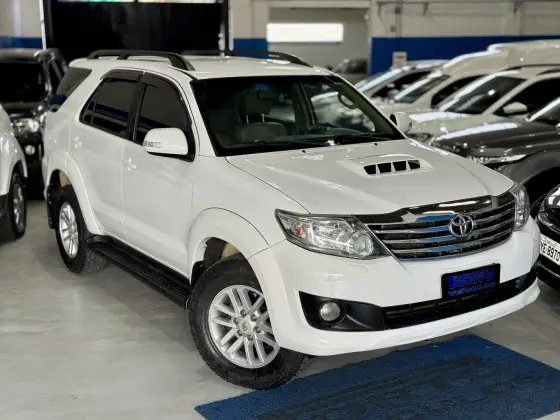 TOYOTA HILUX SW4 3.0 SRV 4X4 16V TURBO INTERCOOLER DIESEL 4P AUTOMÁTICO