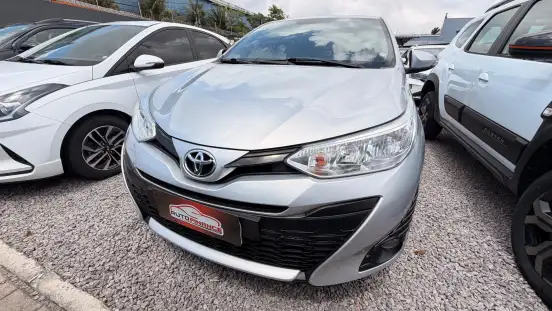 TOYOTA-YARIS-2019