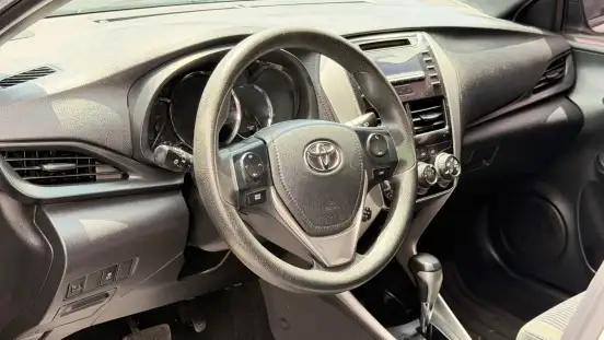 TOYOTA-YARIS-2019