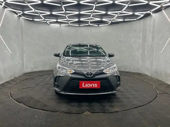 TOYOTA-YARIS-2025
