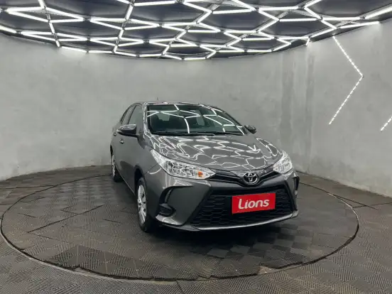 TOYOTA-YARIS-2025
