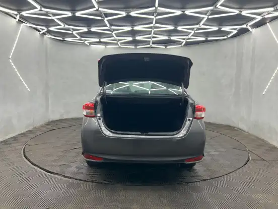 TOYOTA-YARIS-2025