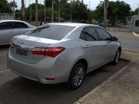 TOYOTA-COROLLA-1.8 GLI 16V FLEX 4P AUTOMÁTICO TOYOTA-COROLLA-2015