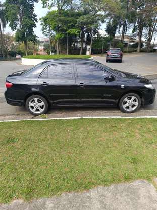 TOYOTA-COROLLA-2013