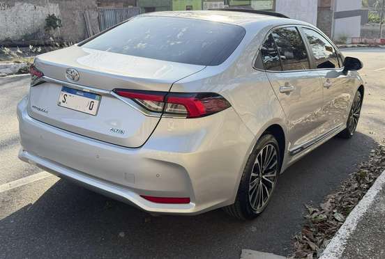 TOYOTA-COROLLA-2024