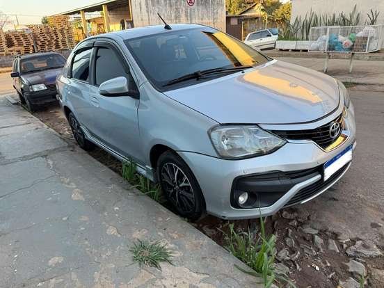 TOYOTA-ETIOS-1.5 PLATINUM SEDAN 16V FLEX 4P AUTOMÁTICO TOYOTA-ETIOS-2017