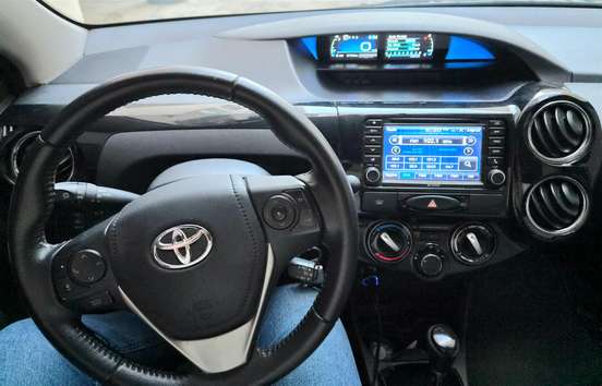 TOYOTA-ETIOS-2018