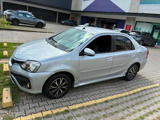 TOYOTA-ETIOS-2017