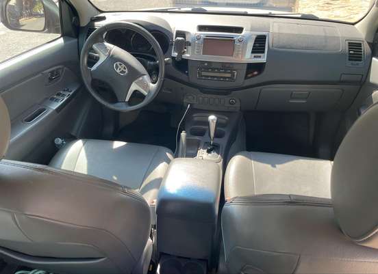 TOYOTA-HILUX-2015
